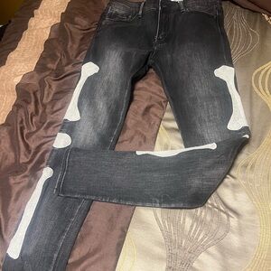 Mnml skeleton design skinny jeans.